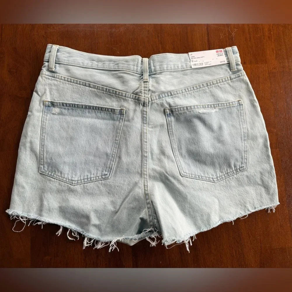 Uniqlo Women’s High Rise Light Wash Jean Denim Distressed Shorts 32” NWT New